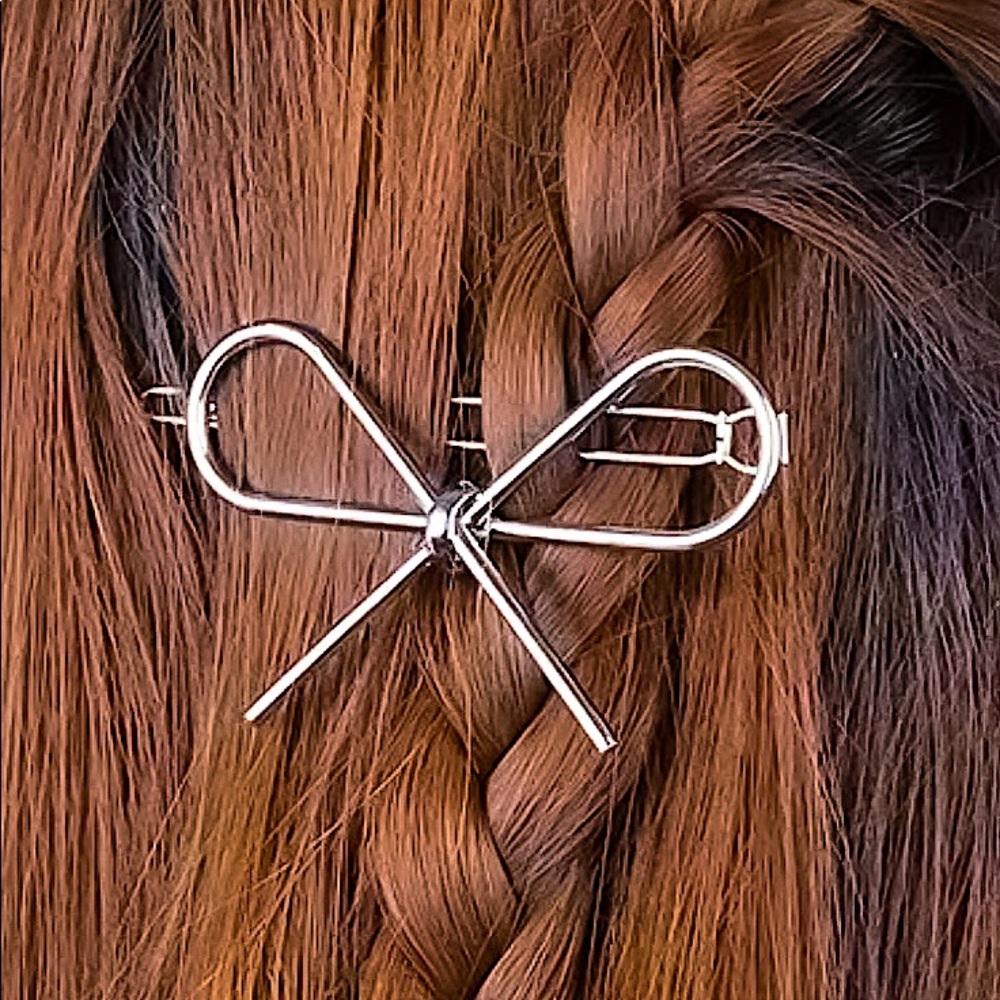 ⚜️[𝟯/$𝟭𝟴]⚜️Silver Bow Simple Metal Barrette NEW - Picture 8 of 8